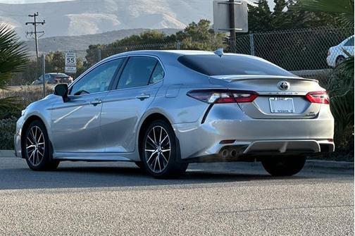 2024 Toyota Camry Hybrid SE