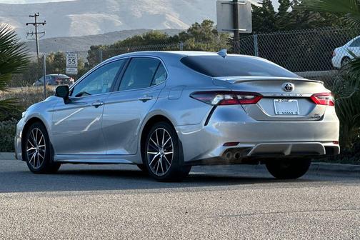 2024 Toyota Camry Hybrid SE