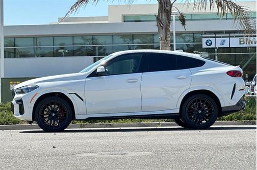 2023 BMW X6 M50i