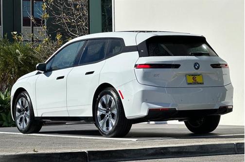 2026 BMW iX xDrive60