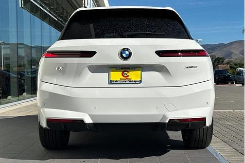 2026 BMW iX xDrive60