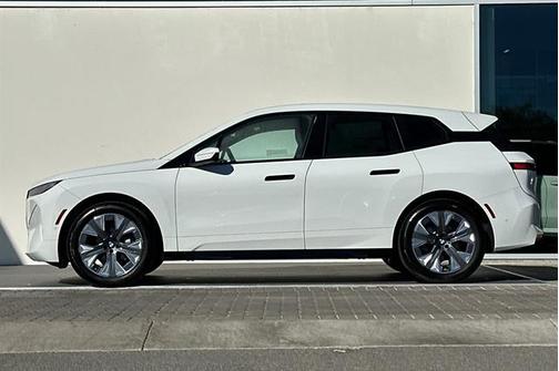 2026 BMW iX xDrive60