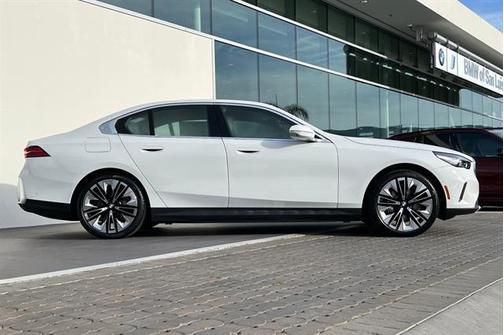 2024 BMW i5 eDrive40