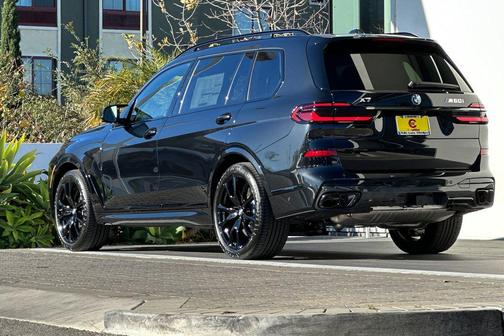 2026 BMW X7 M60i