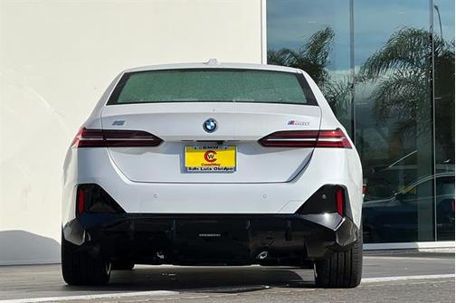 2024 BMW i5 M60
