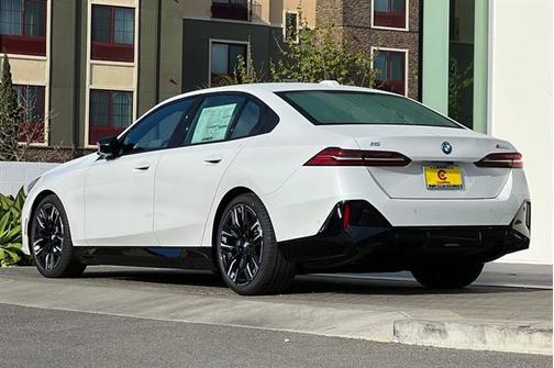 2024 BMW i5 M60