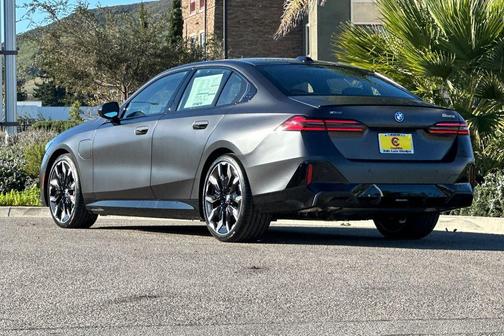 2026 BMW 550e xDrive