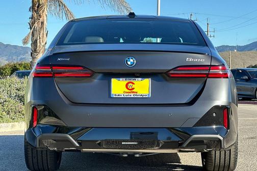 2026 BMW 550e xDrive