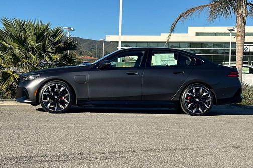 2026 BMW 550e xDrive