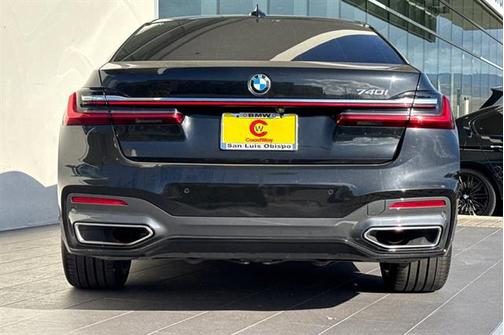 2021 BMW 740 740i