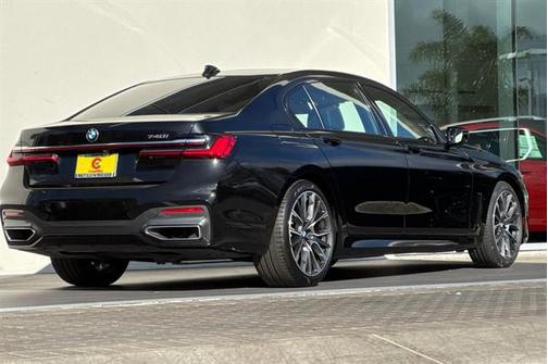 2021 BMW 740 740i