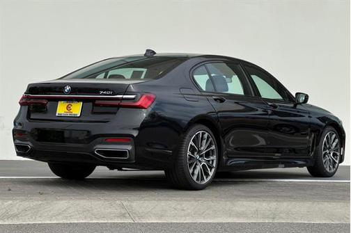 2021 BMW 740 740i