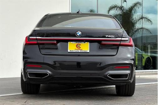 2021 BMW 740 740i