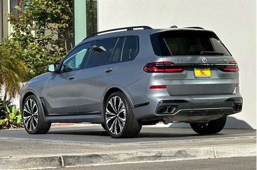 2023 BMW X7 M60i