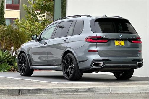 2023 BMW X7 xDrive40i