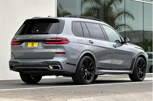 2023 BMW X7 xDrive40i