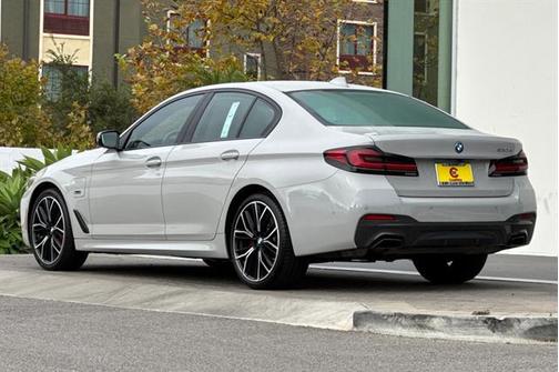 2022 BMW 530 i