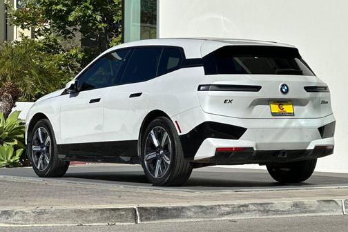 Mineral White Metallic 2024 BMW iX M60