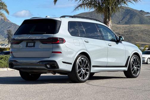 Brooklyn Grey Metallic 2024 BMW X7 xDrive40i