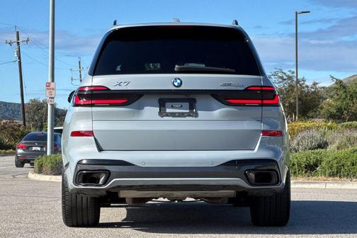 Brooklyn Grey Metallic 2024 BMW X7 xDrive40i