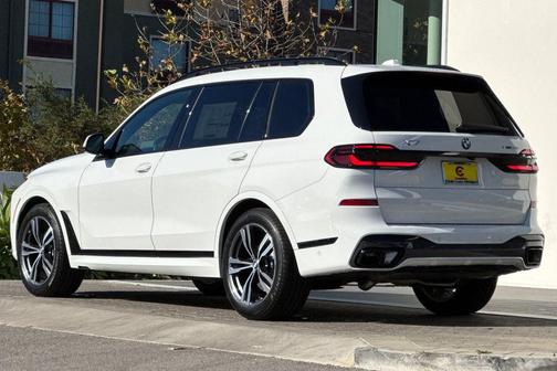 2026 BMW X7 xDrive40i