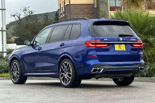 2026 BMW X7 M60i