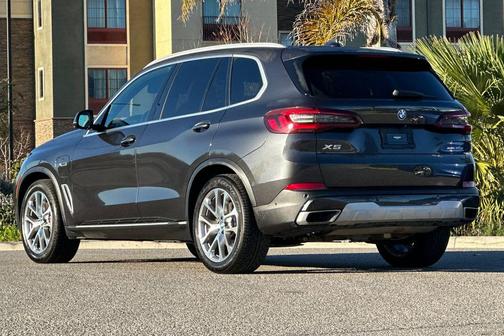 2022 BMW X5 PHEV xDrive45e