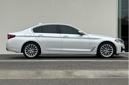 2022 BMW 530 i