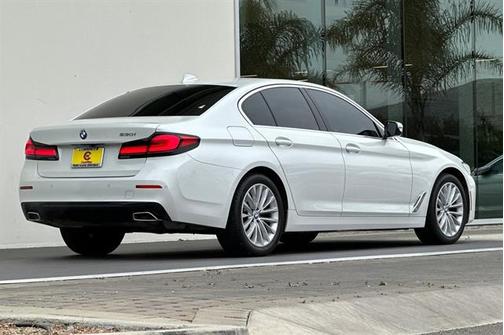 2022 BMW 530 i