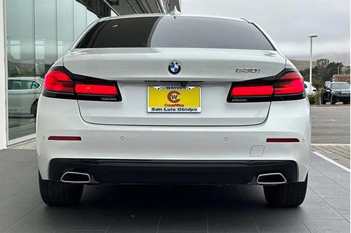 2022 BMW 530 i