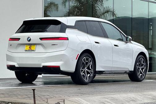 2026 BMW iX xDrive60