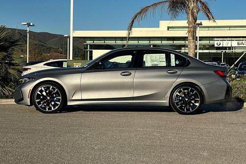 2026 BMW 330 330i