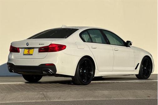 2019 BMW 540 540i