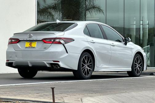 Ice 2024 Toyota Camry SE