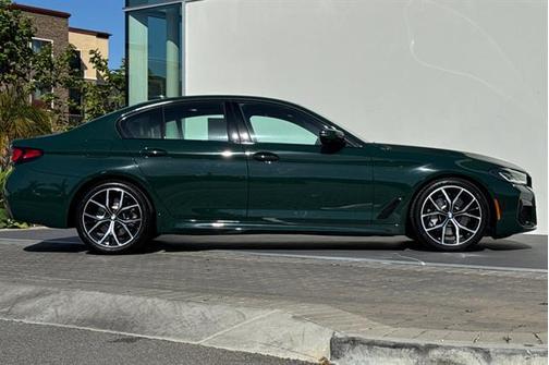 2022 BMW 530 i