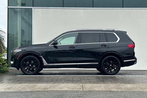Black Sapphire Metallic 2020 BMW X7 xDrive40i