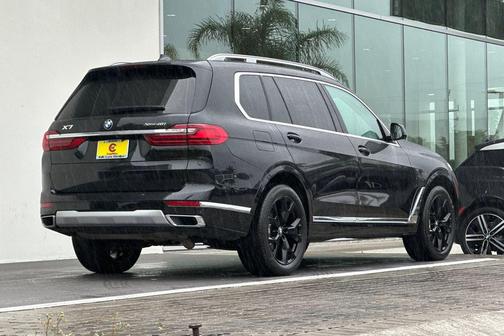 Black Sapphire Metallic 2020 BMW X7 xDrive40i
