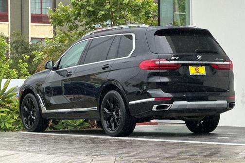 Black Sapphire Metallic 2020 BMW X7 xDrive40i