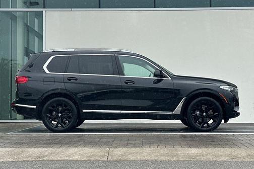 Black Sapphire Metallic 2020 BMW X7 xDrive40i