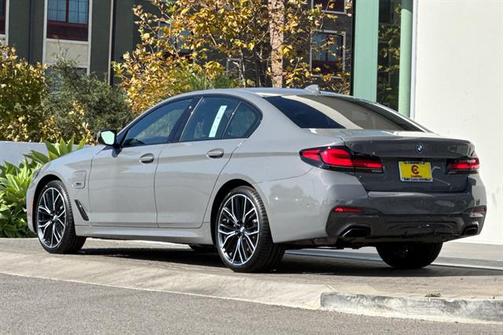 2022 BMW 530e Base