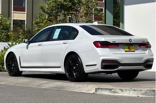 2021 BMW 740 xDrive