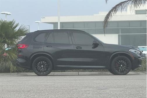 2022 BMW X5 M50i