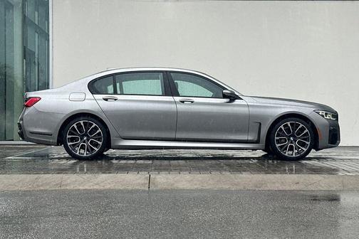 2020 BMW 740 740i