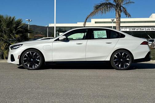 2026 BMW 550e xDrive