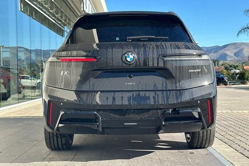 2026 BMW iX xDrive60