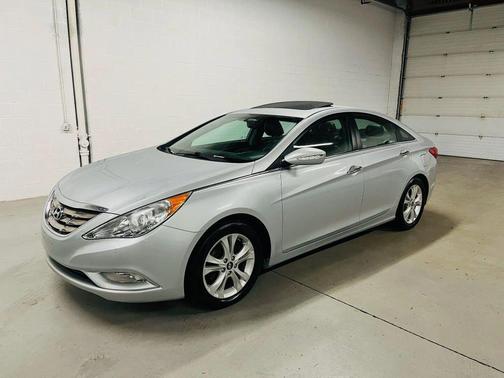 2011 Hyundai SONATA Limited