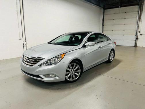 2011 Hyundai SONATA Limited