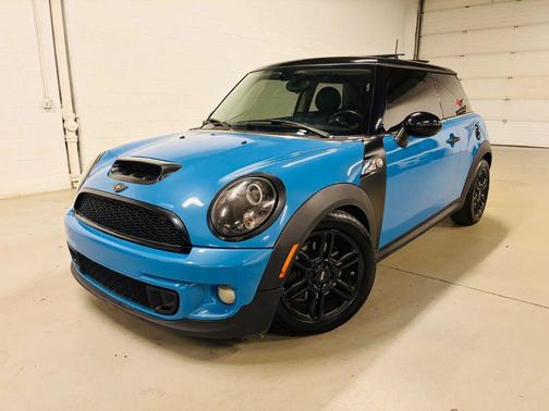 Blue 2013 MINI Hardtop Cooper S