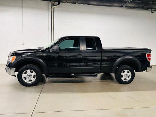 Black 2010 Ford F-150 XLT SuperCab