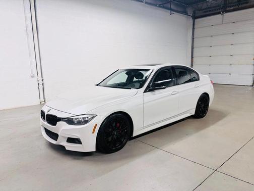 White 2013 BMW 328 i